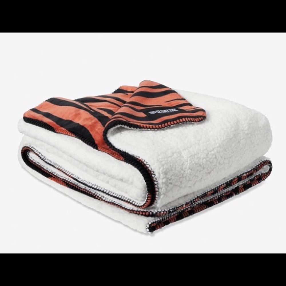 Vs pink Sherpa blanket